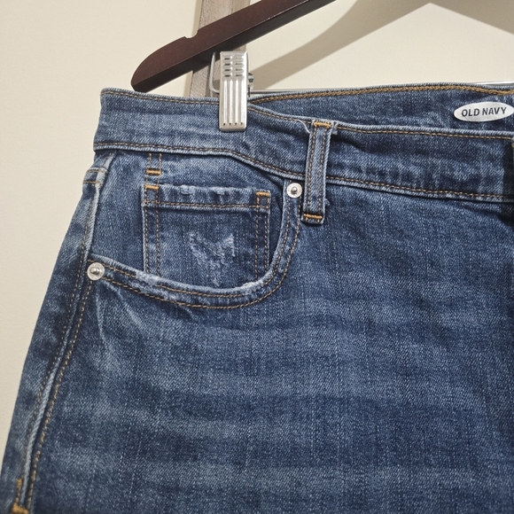 ⭐️40% Off⭐️ Old Navy Boyfriend Jeans - Picture 3 of 13